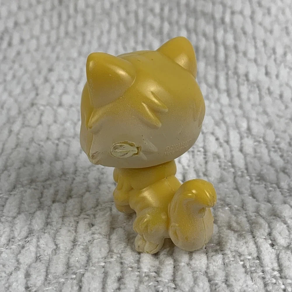 Littlest Pet Shop Cat LPS First Generation‎ Authentic Moving Tongue 2005 Yellow